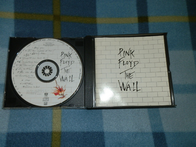 PINK FLOYD "The Wall" 1994 (CAPITOL) 2 CD set, Excellent conditi in CDs, DVDs & Blu-ray in Dartmouth - Image 2
