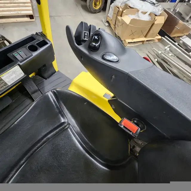 Chariot élévateur Hyster Forklift Model J35XNT 3450 lb in Other in West Island - Image 10