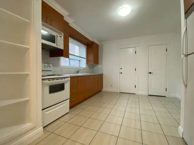 3 1/2 STYLE CONDO LOCATED AT PARC EXTENSION (HEATED)