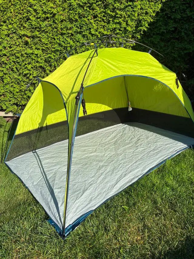 Portable Beach Shelter / Pop-Up Beach Sun Tent