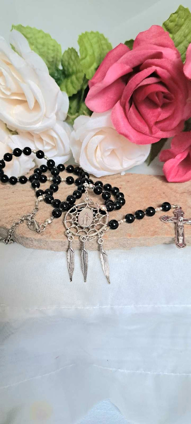 Dreamcatcher Rosary Necklace in Jewellery & Watches in Cape Breton - Image 2