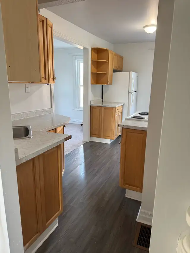 Bright 2-Bedroom – All Utilities Included – Great Locat in Long Term Rentals in Peterborough - Image 5