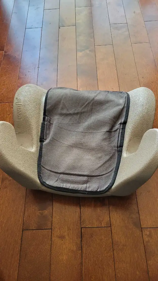 Car booster seat for kids in Strollers, Carriers & Car Seats in Ottawa - Image 5