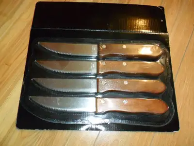 -*-NEW 4 COUTEAUX A STEAK KNIVES WOOD BBQ, View more