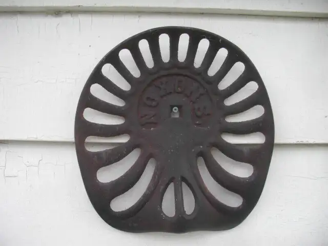 Antique Tractor Seats in Arts & Collectibles in Mississauga / Peel Region - Image 2