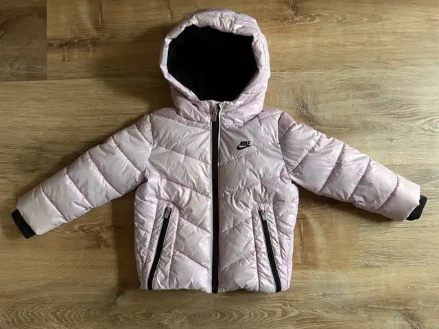 Nike toddler girl puffer winter jacket size 3T Arctic Pink in Clothing - 3T in Oakville / Halton Region - Image 2