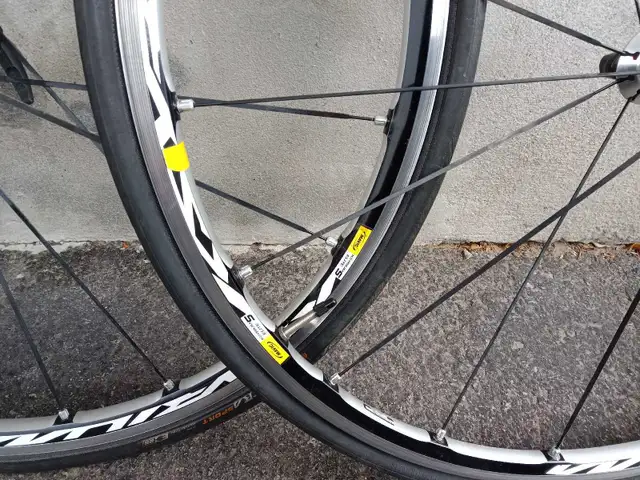 Roues de vélo de route Mavic (700C) in Road in Lanaudière - Image 3