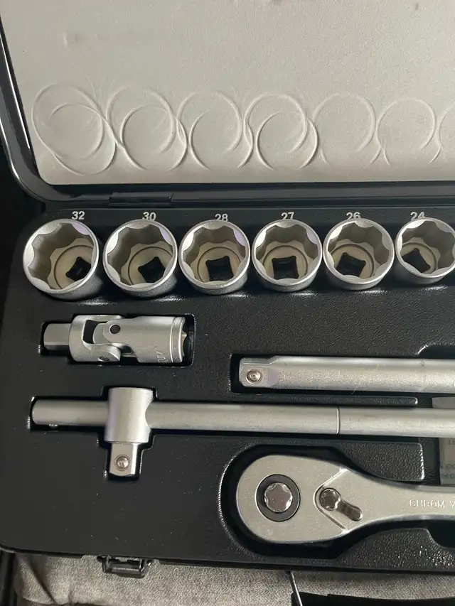 Socket Set in Hand Tools in St. Catharines - Image 5