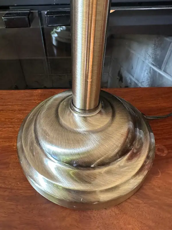 Art deco metal table lamp with glass shade 23.5” tall in Indoor Lighting & Fans in City of Montréal - Image 5