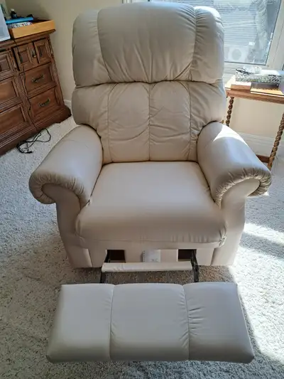 LEATHER LA-Z-BOY ROCKER/RECLINER, View more