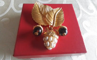 IVANA LEAF FAUX PEARL ACORN BROOCH & PENDANT - NEW