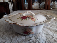 PORCELAIN SOUP TOUREEN WITH HANDLES  LID - ROSES - New