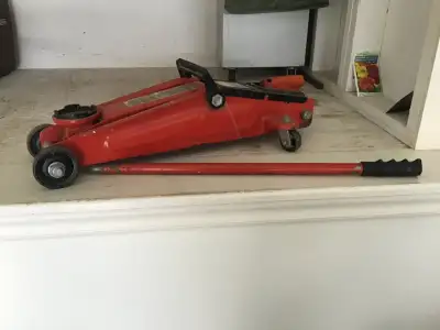 Motomaster Hydraulic Trolley floor Jack 2.5T, View more