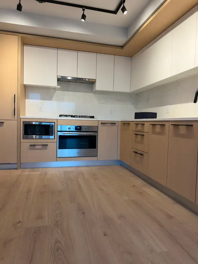 $3850 • 3BR/2BA • Kingsway Vancouver • 1200sqft + Parking in Long Term Rentals in Vancouver - Image 2