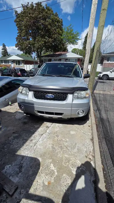 AWD, démarreur a distance, 2 set de pneus et mag. vitres électriques roule bien, 3.0 6cyl. A/C mon p...