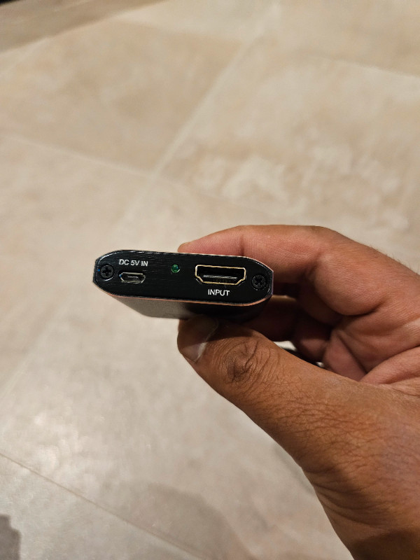 HDMI Splitter in Cables & Connectors in Calgary