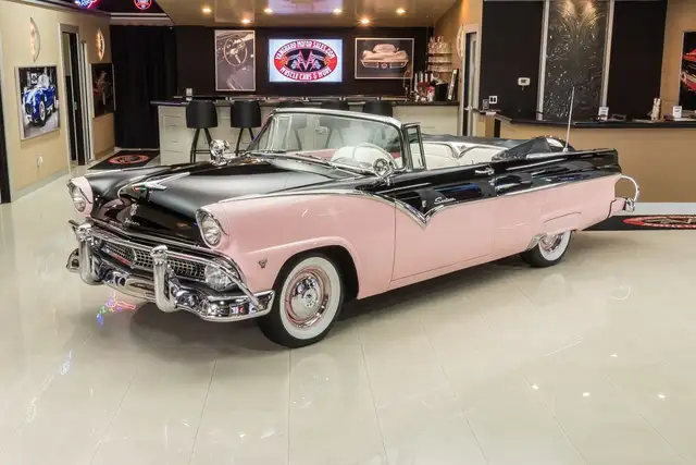 1955/1956 Ford Sunliner Convertible in Classic Cars in Whitehorse - Image 3