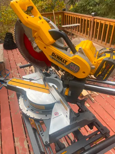 Dewalt 12” Flexvolt sliding mitre saw, View more
