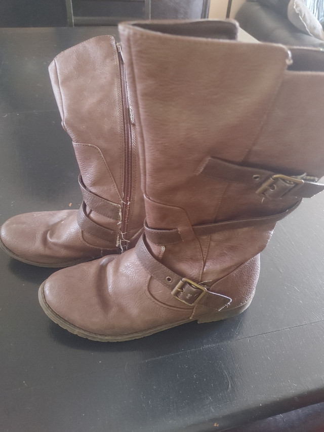 Halloween costume boots size 5 in Costumes in Hamilton