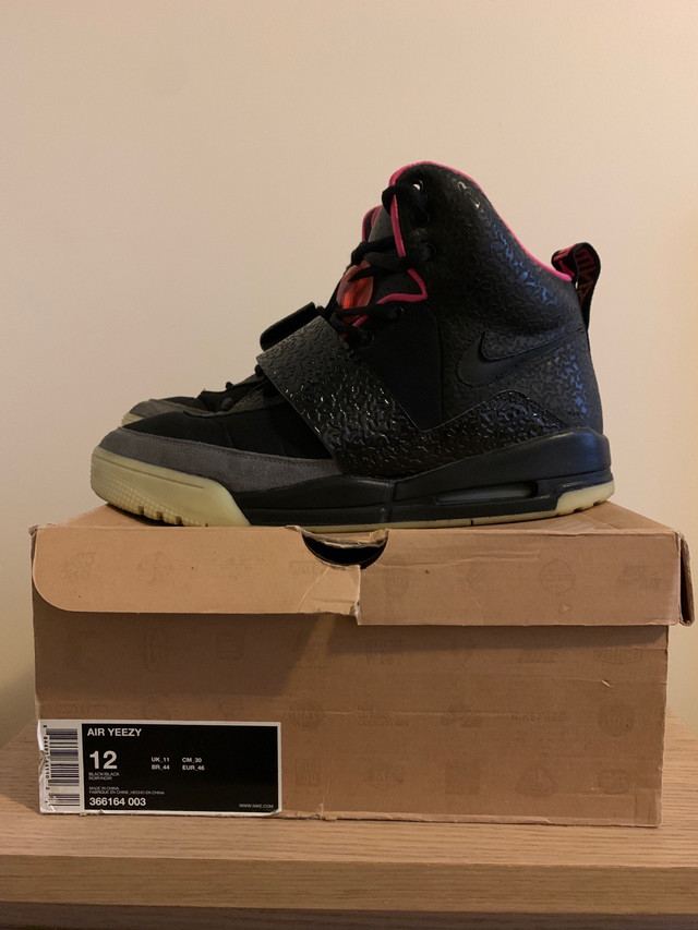 Nike Air Yeezy "Blink" size 12 in Men's Shoes in City of Toronto - Image 2