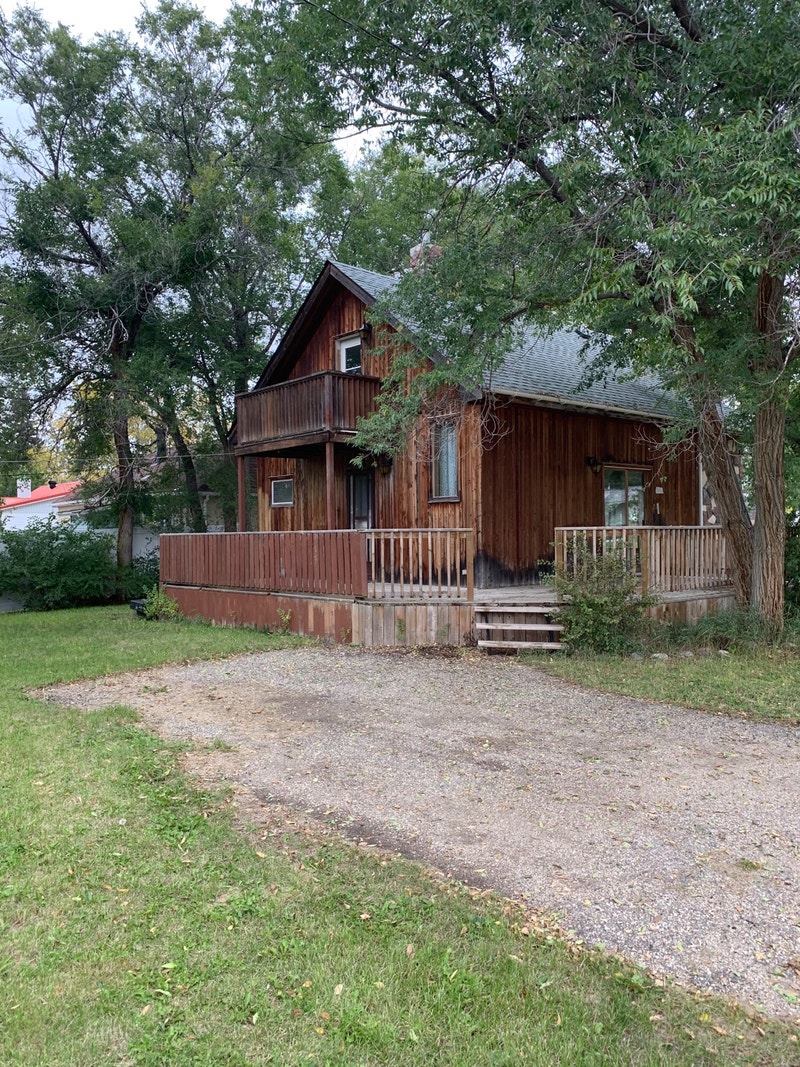 Cabin style house for Rent Long Term Rentals Moose Jaw Kijiji