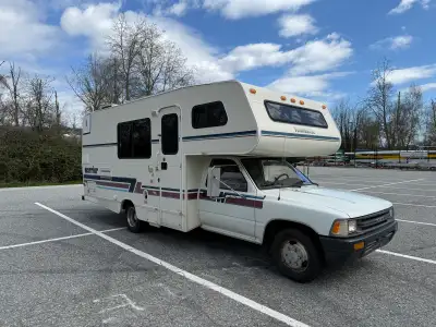 Hi, I would like to sell my Toyota Warrior 21ft long class C that is completely renovated inside wit...
