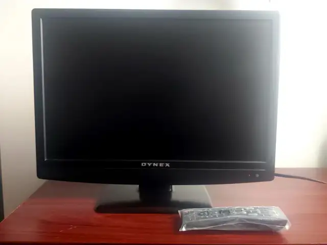 Dynex 22" LCD Monitor 720p HD TV Screen + Remote + Wall Mount in TVs in City of Toronto - Image 3