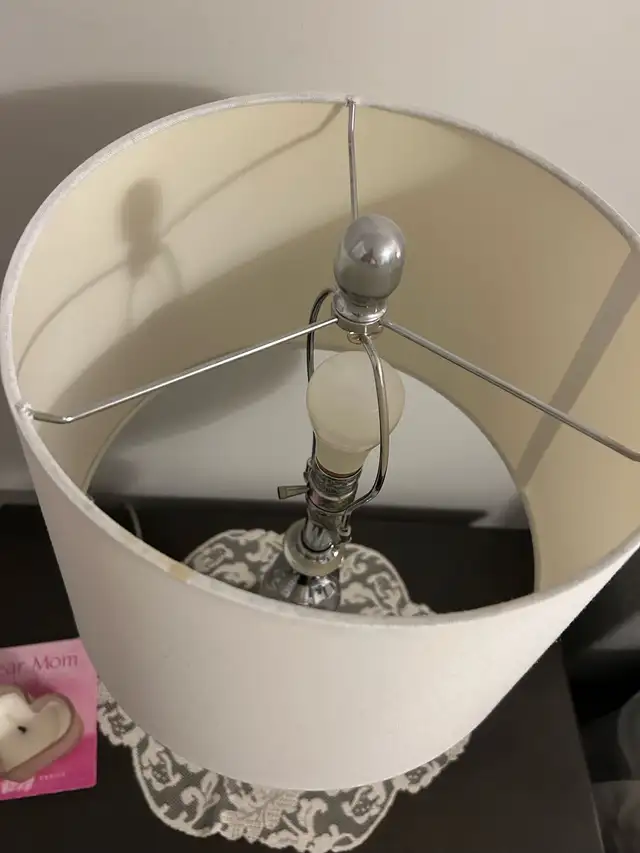 Lamp with shade in Indoor Lighting & Fans in Mississauga / Peel Region - Image 5