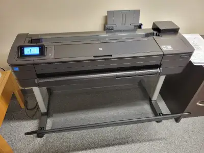 We upgraded to a larger plotter and no longer need this one. Has seen only light usage. Comes with c...