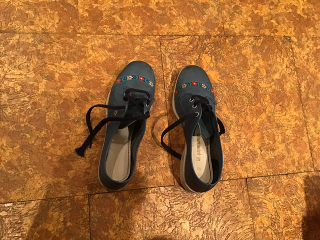 Chaussures à quilles gr 5,5 dans Autre  à Laval/Rive Nord