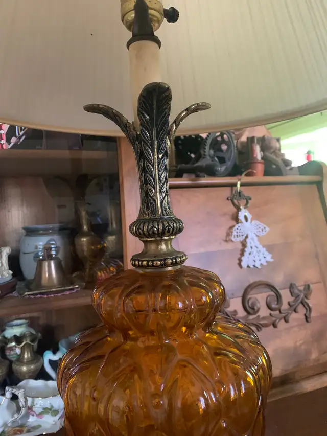 Lovely vintage table lamps in Indoor Lighting & Fans in Kitchener / Waterloo - Image 4