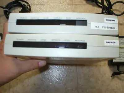2 modems cables Samsung utilisé avec Vidéotron. Nous en avions 2 car s'était important de ne pas êtr...