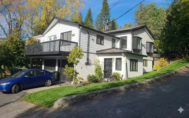 Spacious 4.5-Bedroom Apartment + Dining Room, Saint-Sauveur