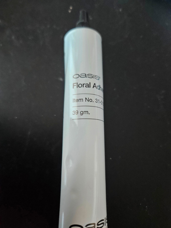 Oasis Floral Adhesive Tube