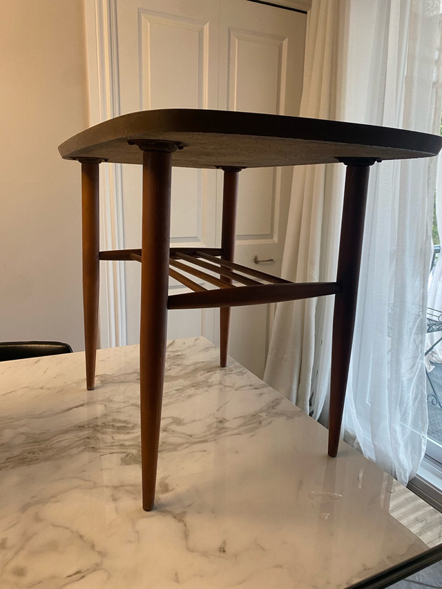 Mid-Century scandinavian style side table  dans Tables basses  à Ville de Montréal - Image 3