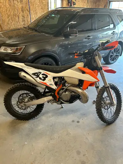 Looking for wrecked dirtbikes. 2 or 4 stroke. Let me know what you have. NO OFF SHORE BRANDS!! Only...