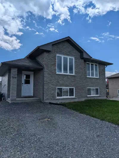 Beautiful newer 2 bedroom apartment in a great Hanmer neighbourhood. Heated floors A/C In unit laund...