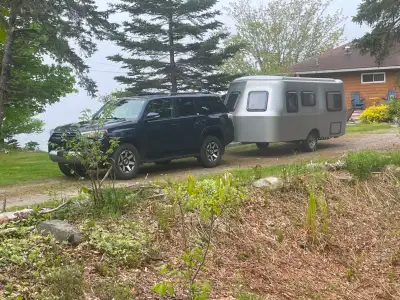Boler style fibreglass trailer for you to finish. Get camping this season in this 15.5’ Hymer traile...