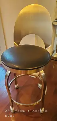 2 swivel stools