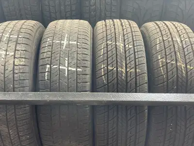 4 x pneus 225/65R17 2 x pneus pratiquement neuf Firestone et 2 x autres avec une dernière saison 514...