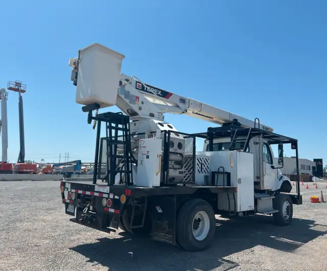 2020 Freightliner M2-106 Terex XT PRO 60/70 Bucket Truck in Other in Markham / York Region - Image 4