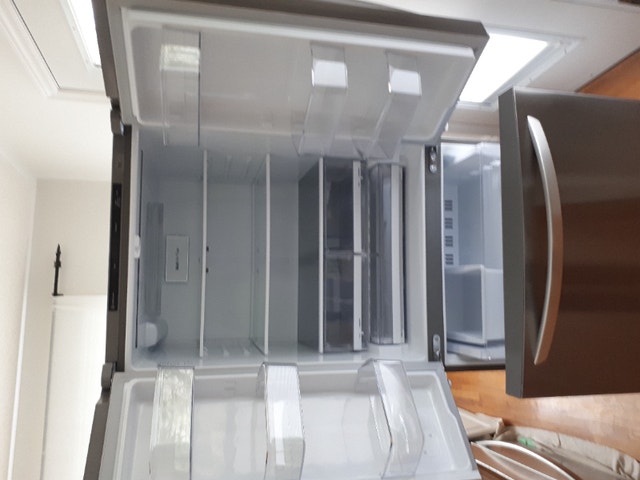 LG fridge, still under warranty Refrigerators Barrie Kijiji