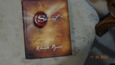 Book,  THE SECRET , lovely with dustcover, h.c.  by Rhonda Byrne, View more