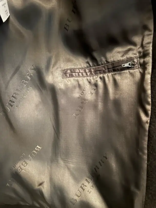 Like New Men’s Burberry Wool Winter Coat XXL in Men's in City of Toronto - Image 7