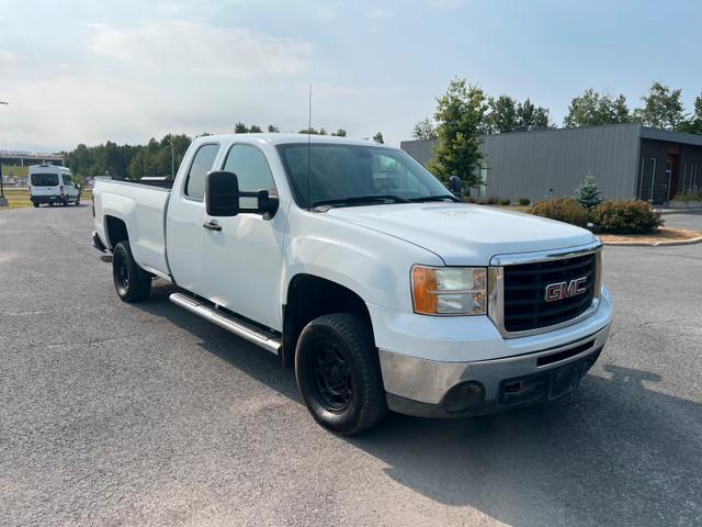 2010 GMC SIERRA SLE 2500HD LONG  BOX in Cars & Trucks in Ottawa - Image 3