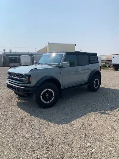 2022 Ford Bronco 4x4 2.7L EcoBoost 44,000kms 1 Owner Loaded SUV with: Equipment Group314A -Outerbank...