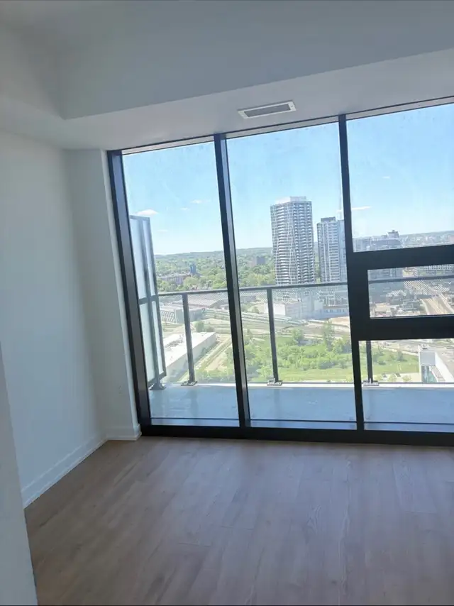 1BR+ Parking + Locker