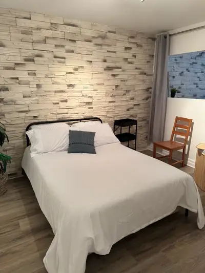Rosemont Superbe 3 1/2 entièrement meublé et équipé selon vos besoin ! 5635 Delorimier près de Dandu...