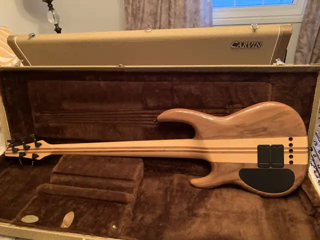 Carvin Icon LB75WP Walnut/Maple neck thru 5 string bass in Guitars in Oakville / Halton Region - Image 4
