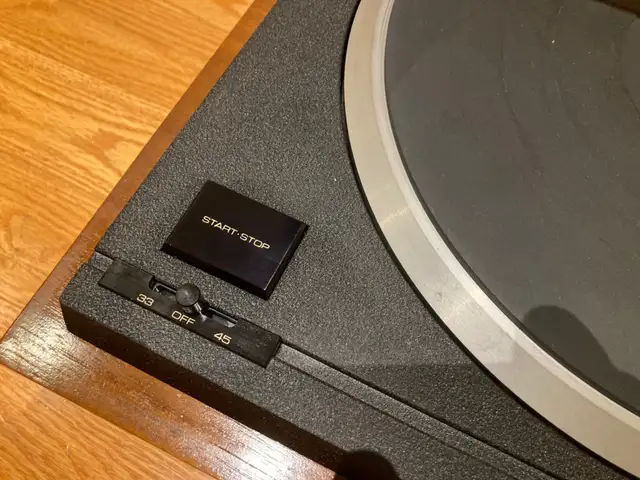 Technics SP-20 turntable with Fidelity Research tonearm in Stereo Systems & Home Theatre in Mississauga / Peel Region - Image 8